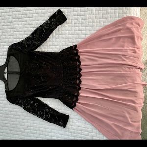 NWT Beautiful Black Dusty Rose Sequence dress